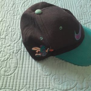 VINTAGE Charlotte Hornets Nike Adjustable Cap